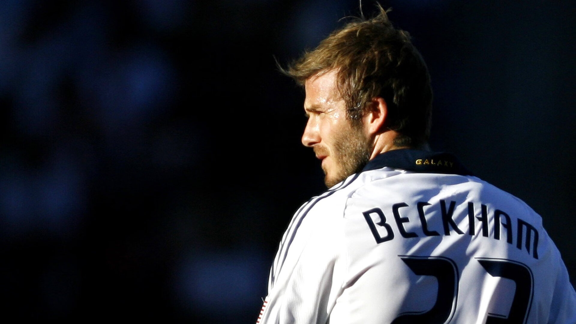 “青少年足球专项奖学金正式实施，激励青少年热爱运动”，全国青少年校园足球工作年度优秀评选活动